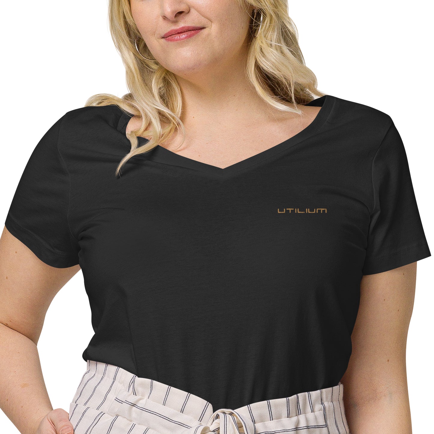 Utilium Women’s fitted v-neck t-shirt